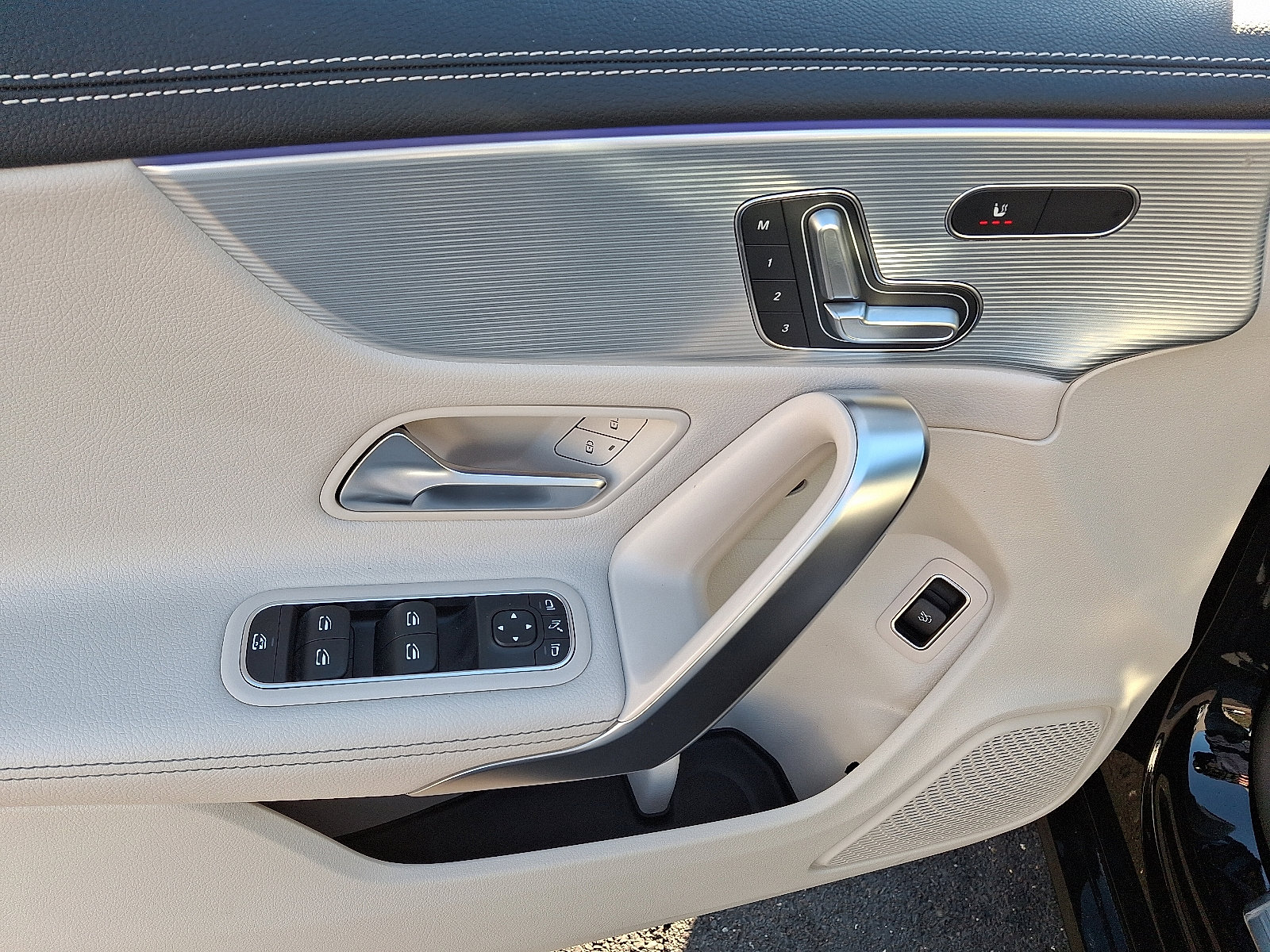 Certified 2023 Mercedes-Benz CLA 250 4MATIC image 12