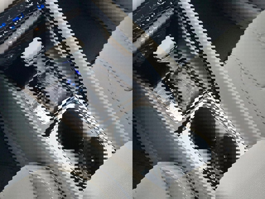 New 2025 Hyundai Elantra SEL image 15