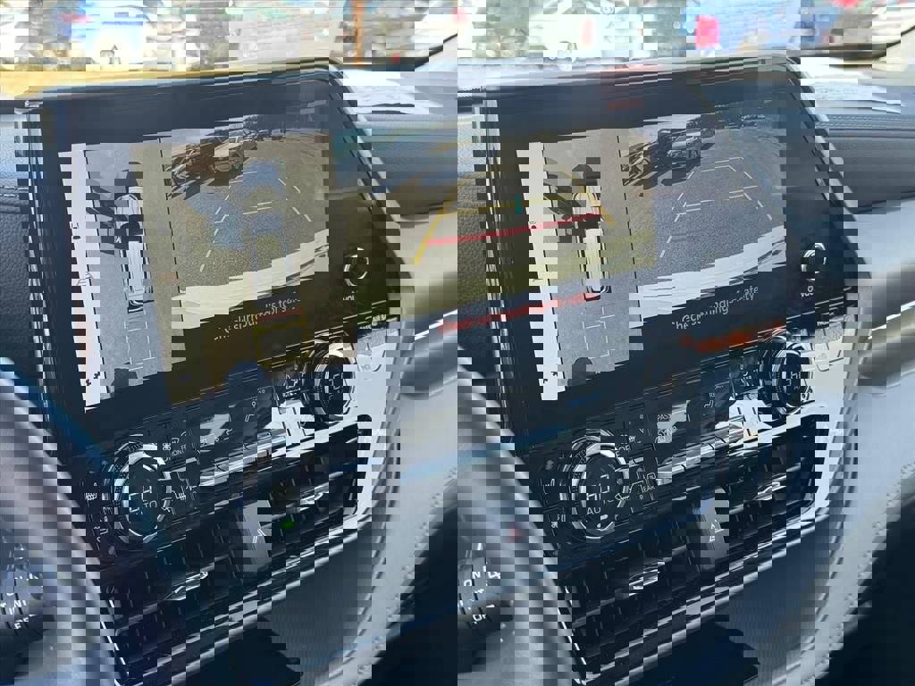 Used 2023 Toyota Highlander Limited image 25