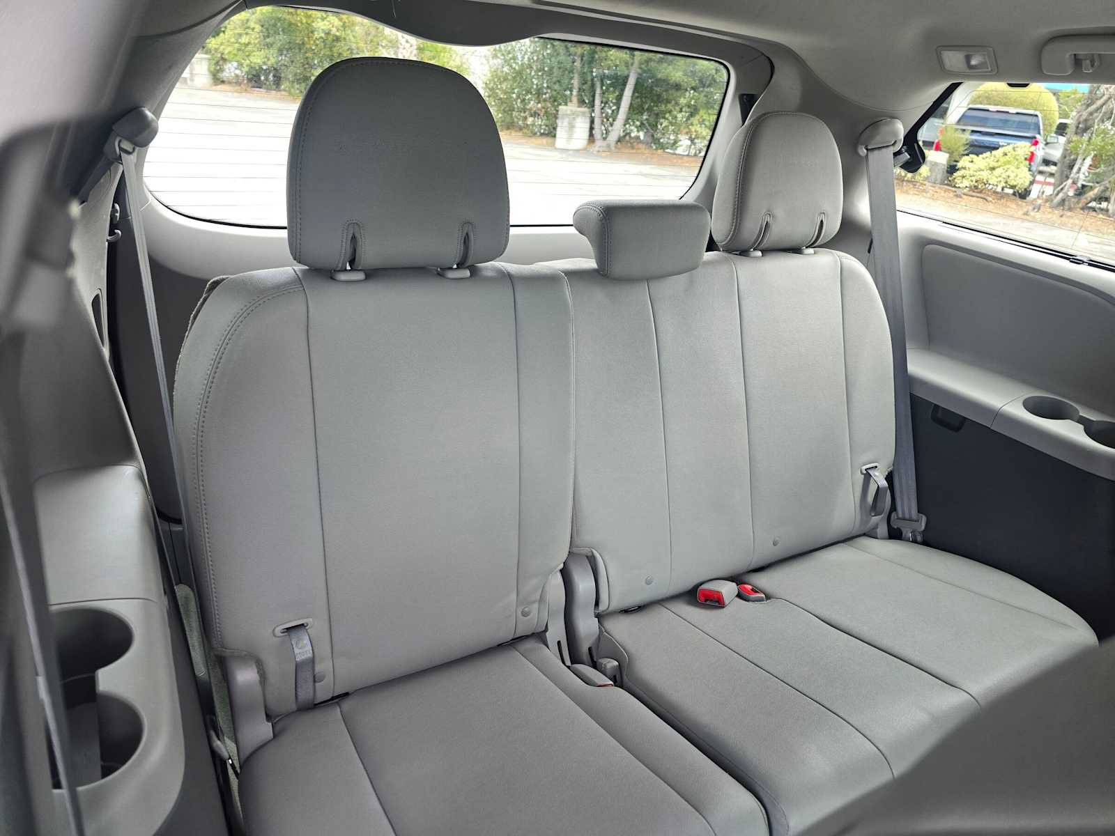 Used 2017 Toyota Sienna XLE w/ XLE Navigation Package FWD image 13