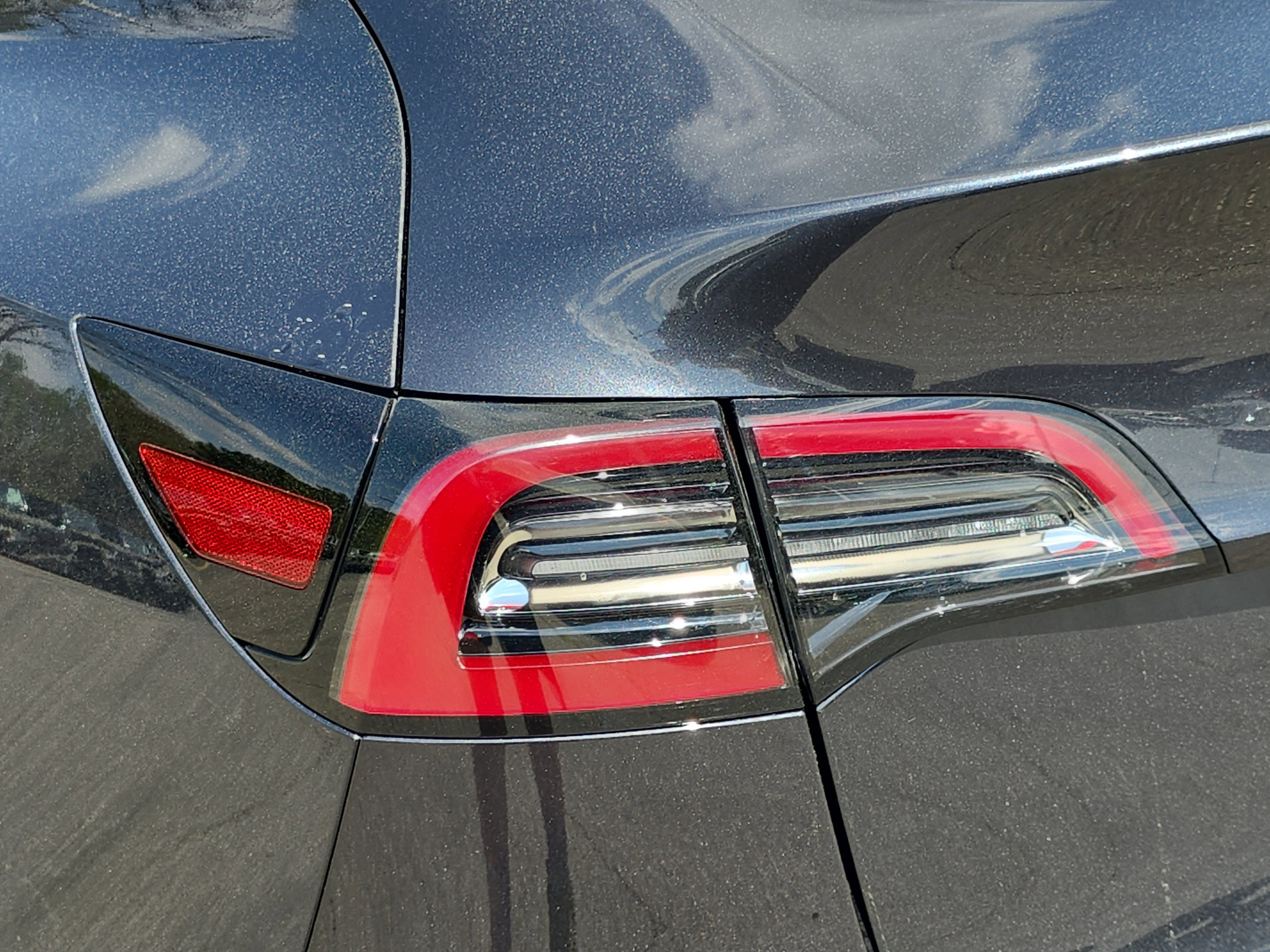 Used 2024 Tesla Model Y Long Range image 34