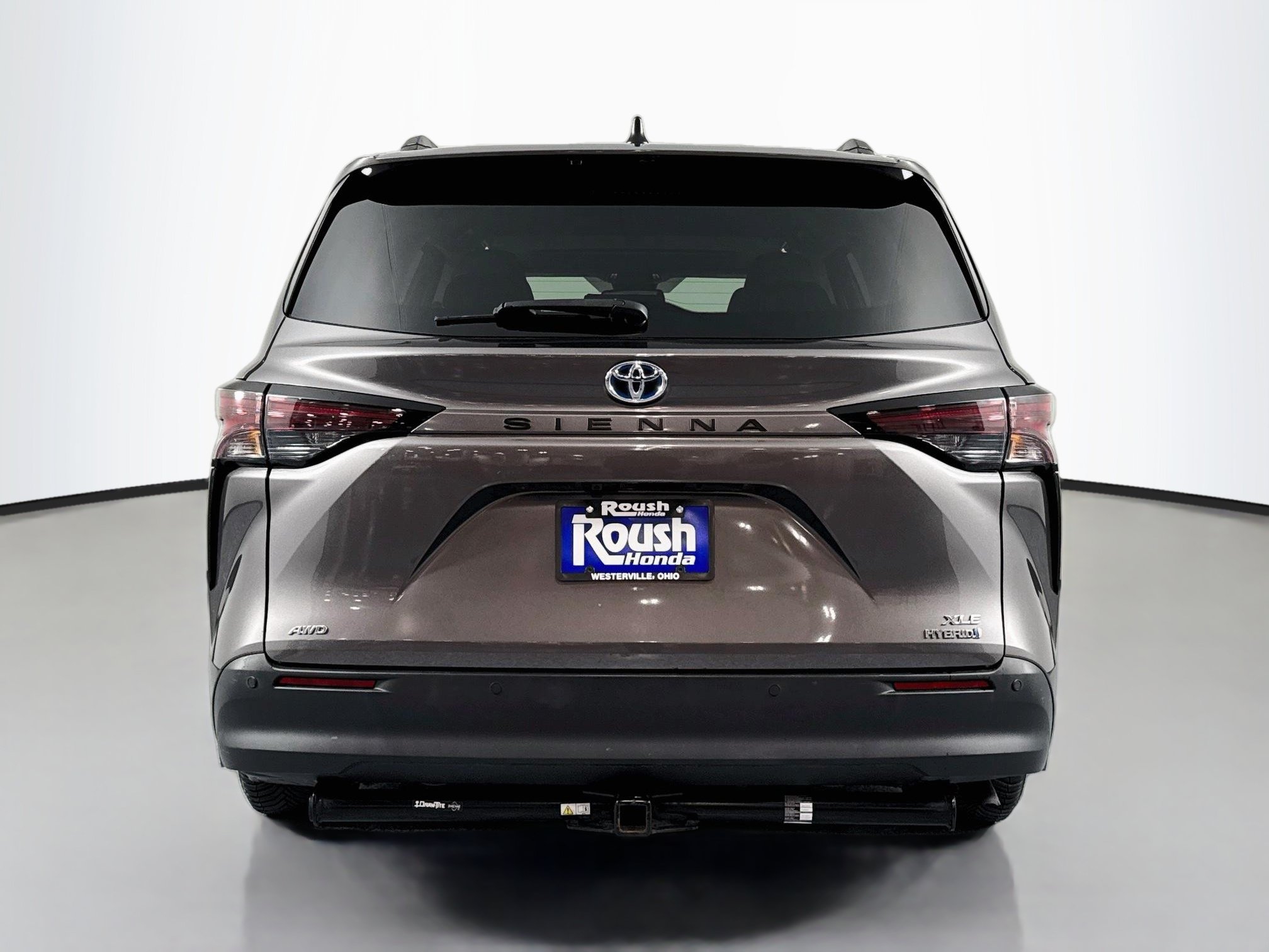 Used 2024 Toyota Sienna XLE w/ XLE Plus Package AWD/4WD image 6