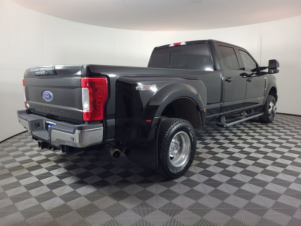 Used 2018 Ford F350 Lariat image 3