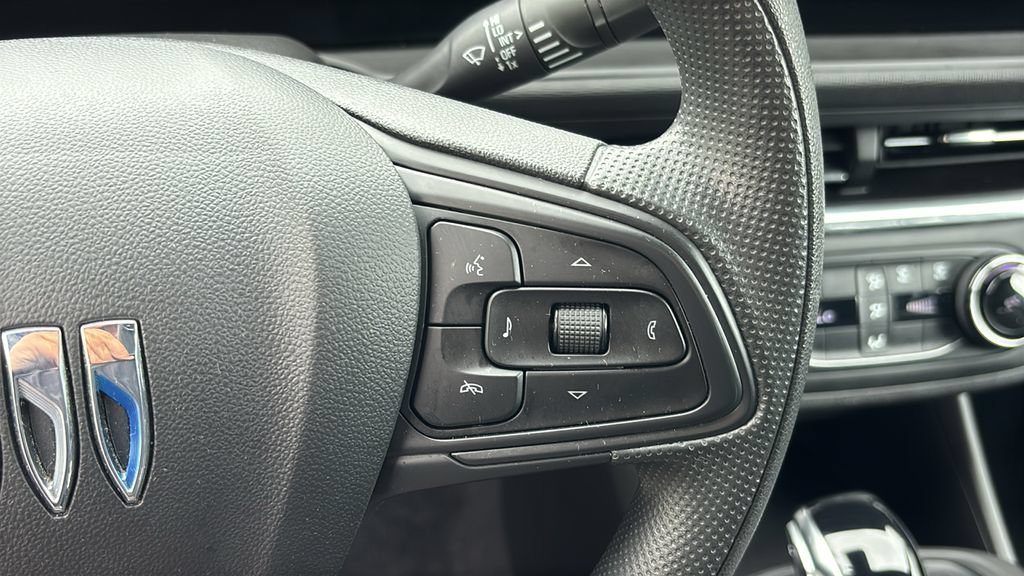 Used 2025 Buick Envista Preferred FWD image 17