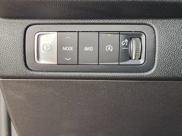 Used 2024 Chevrolet Traverse Z71 w/ LPO, Floor Liner Package AWD/4WD image 21
