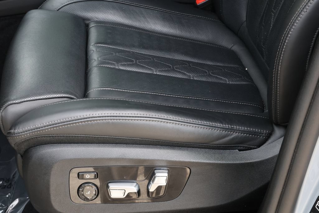 Used 2025 BMW X5 M60i AWD/4WD image 21