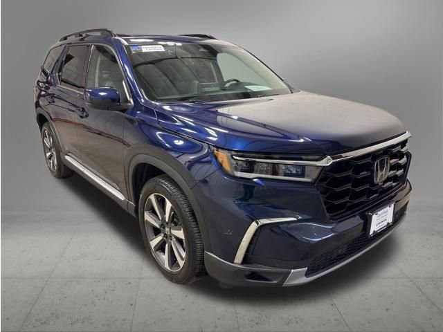 Certified 2023 Honda Pilot Touring image 9