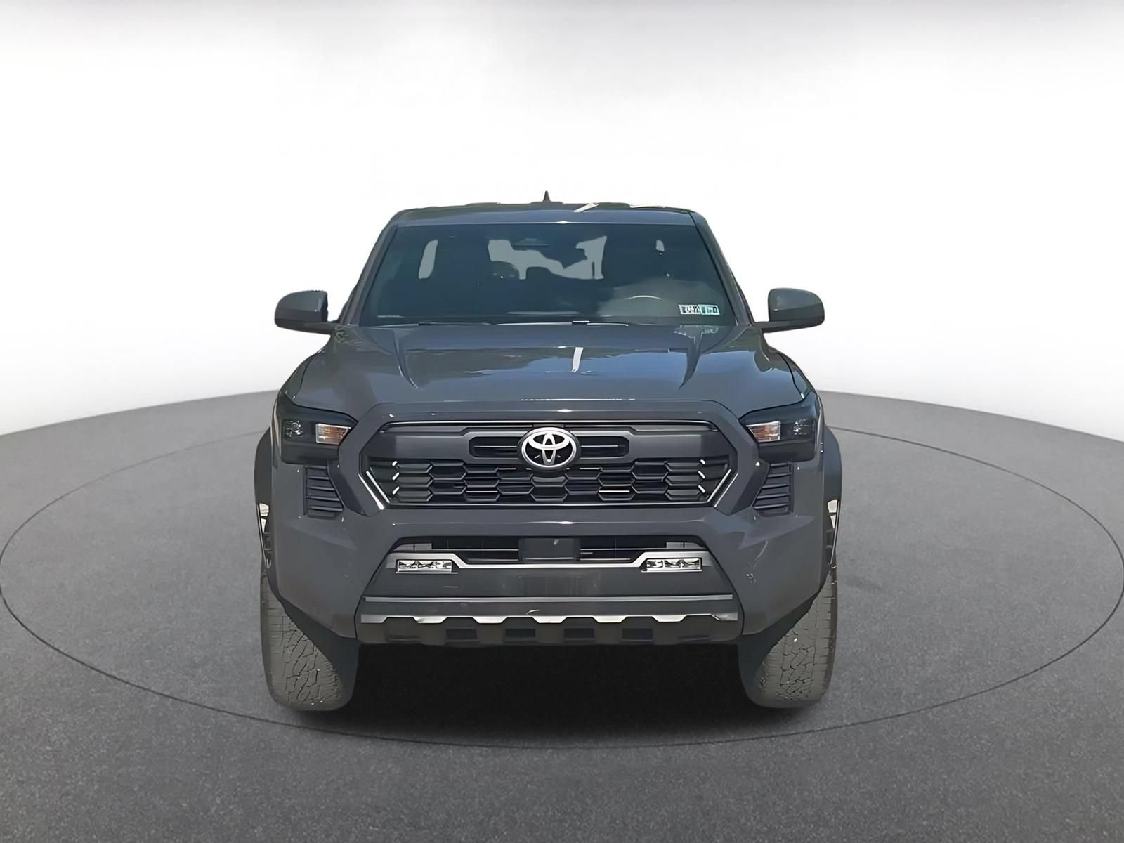 Used 2025 Toyota Tacoma TRD Off-Road AWD/4WD image 4