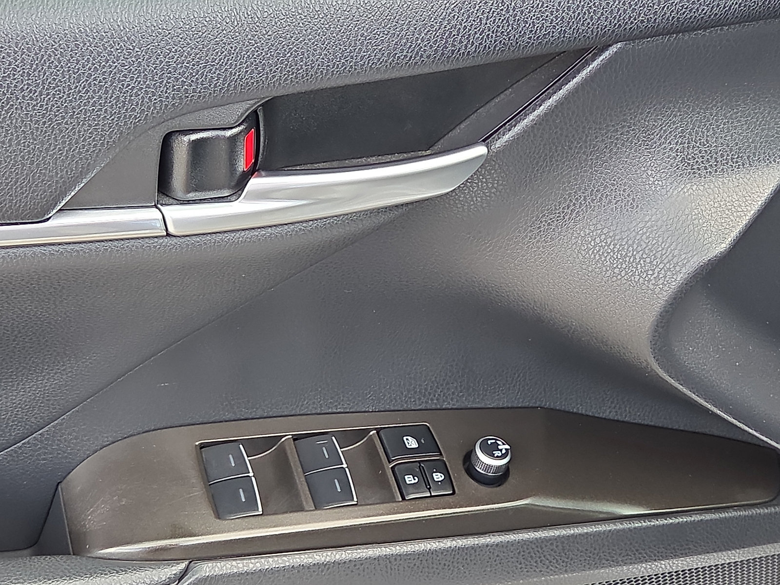Used 2024 Toyota Camry XSE FWD image 13
