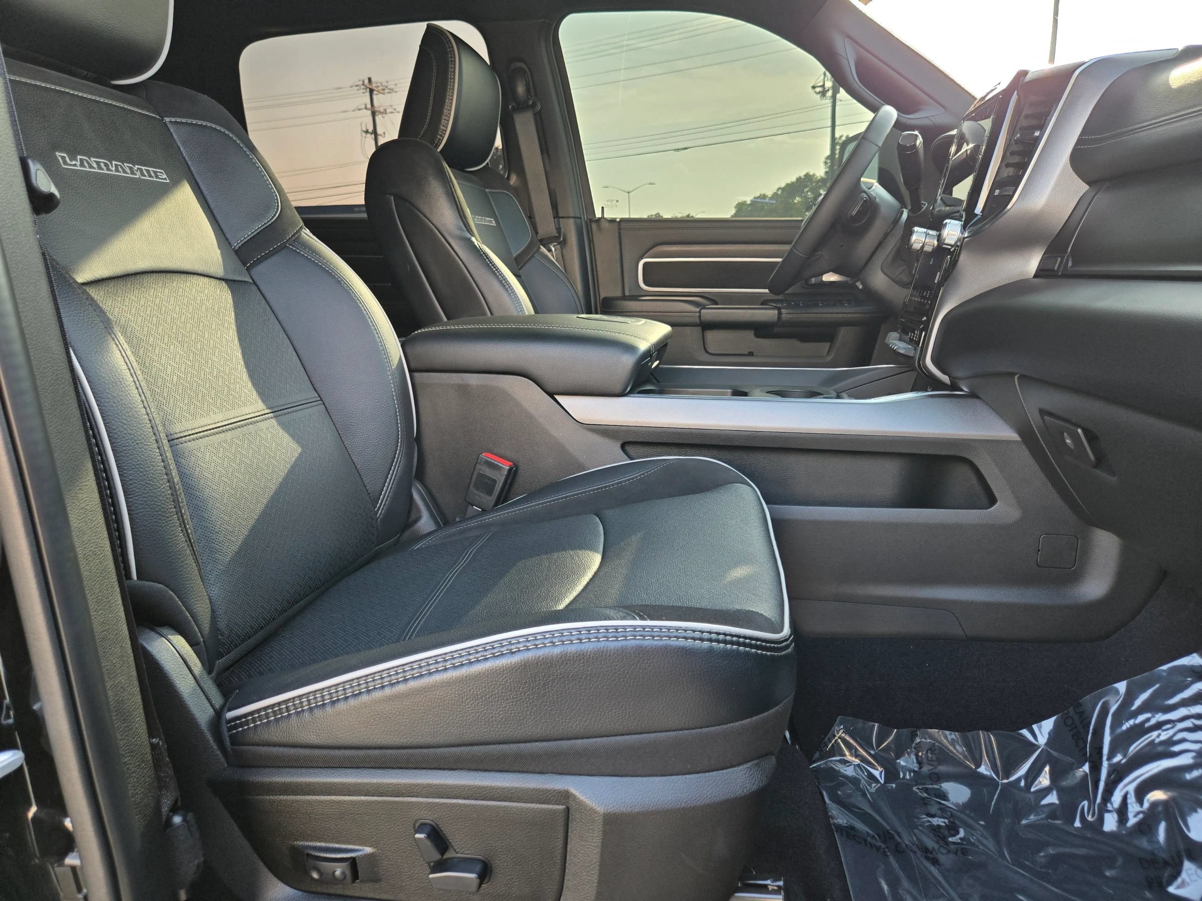 Used 2025 RAM 2500 Laramie w/ Night Edition AWD/4WD image 21