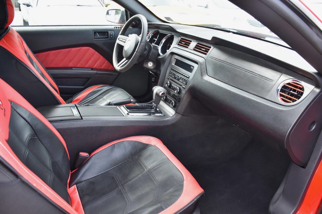 Used 2012 Ford Mustang Coupe image 12