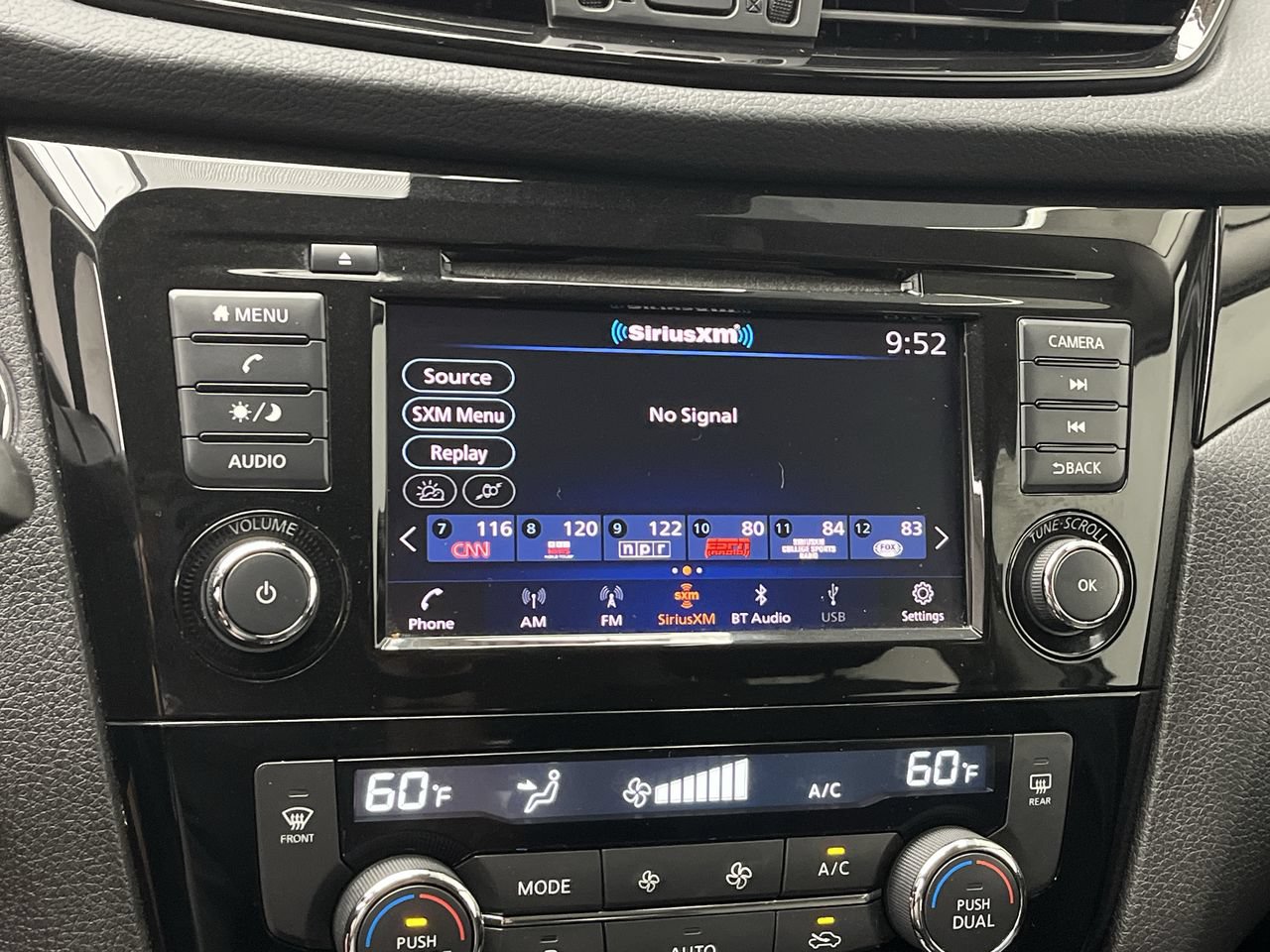 Used 2020 Nissan Rogue Sport SV w/ All-Weather Package AWD/4WD image 17