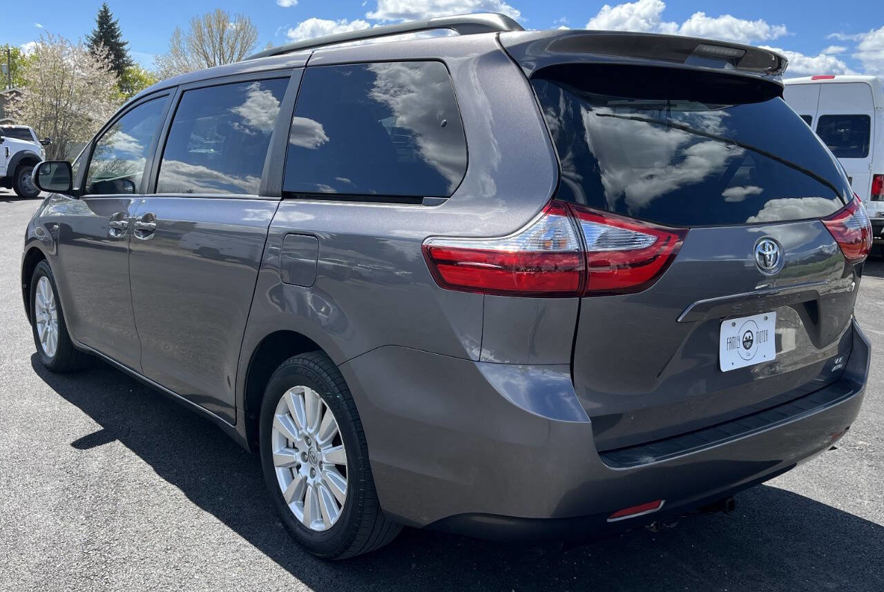 Used 2017 Toyota Sienna LE AWD/4WD image 7