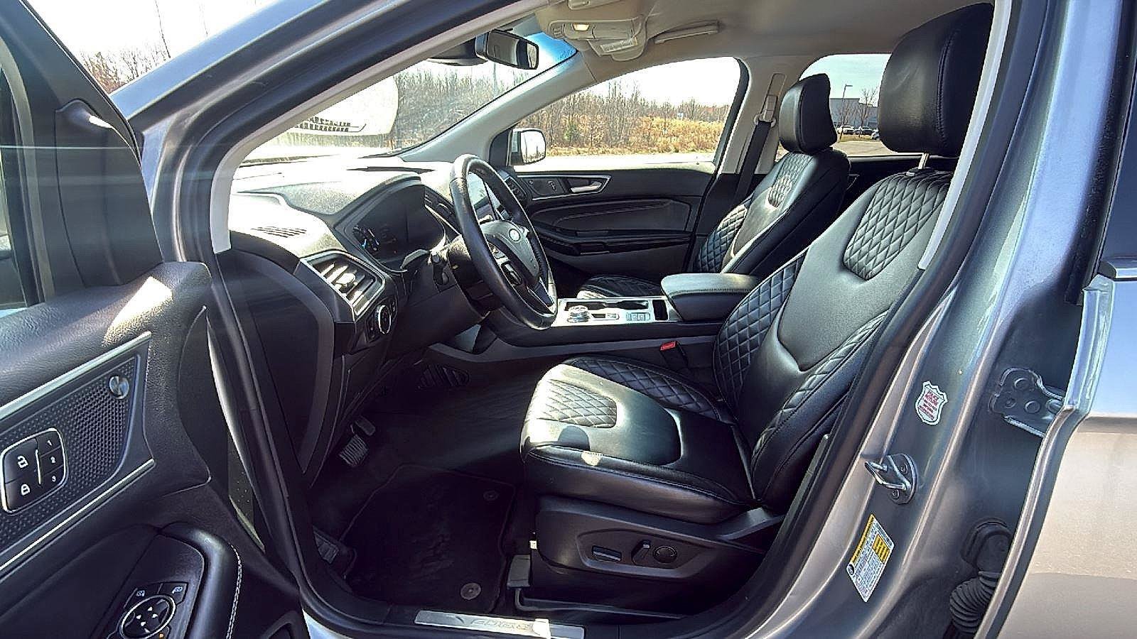 Used 2024 Ford Edge Titanium AWD/4WD image 24