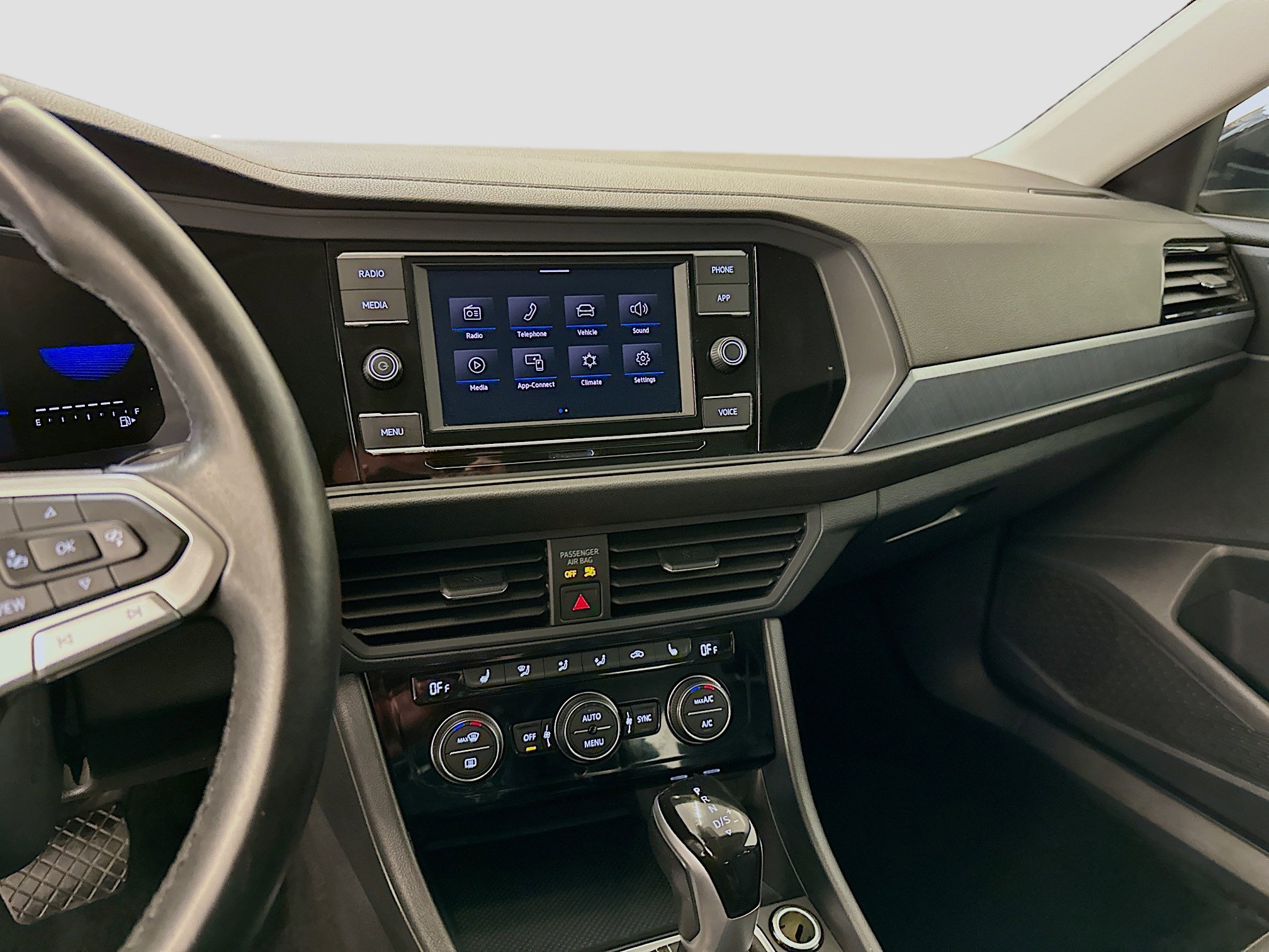 Used 2024 Volkswagen Jetta SE image 25