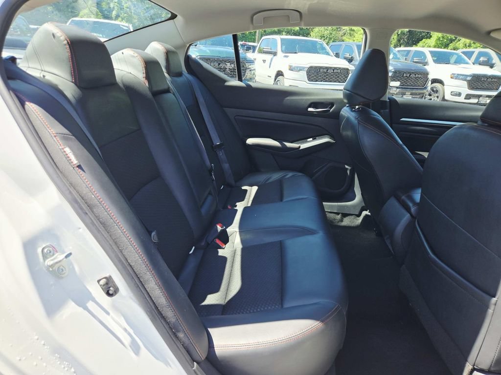 Used 2023 Nissan Altima 2.5 SR FWD image 14
