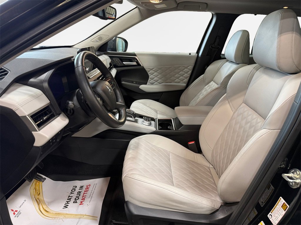 Used 2023 Mitsubishi Outlander SEL image 12