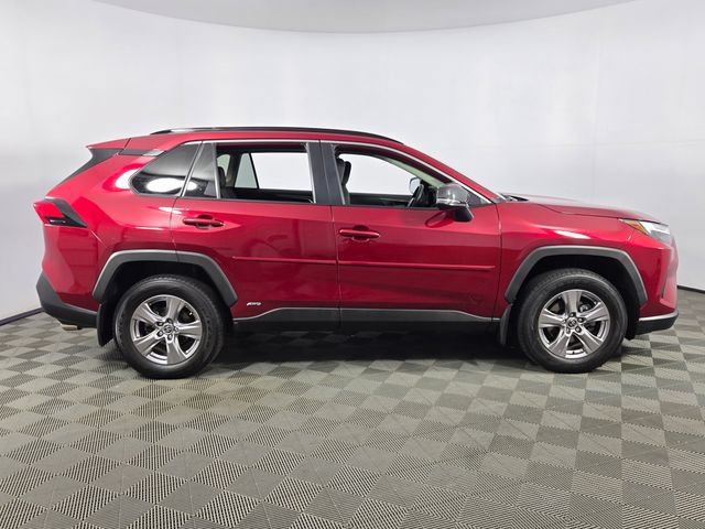 Used 2022 Toyota RAV4 XLE AWD/4WD image 11