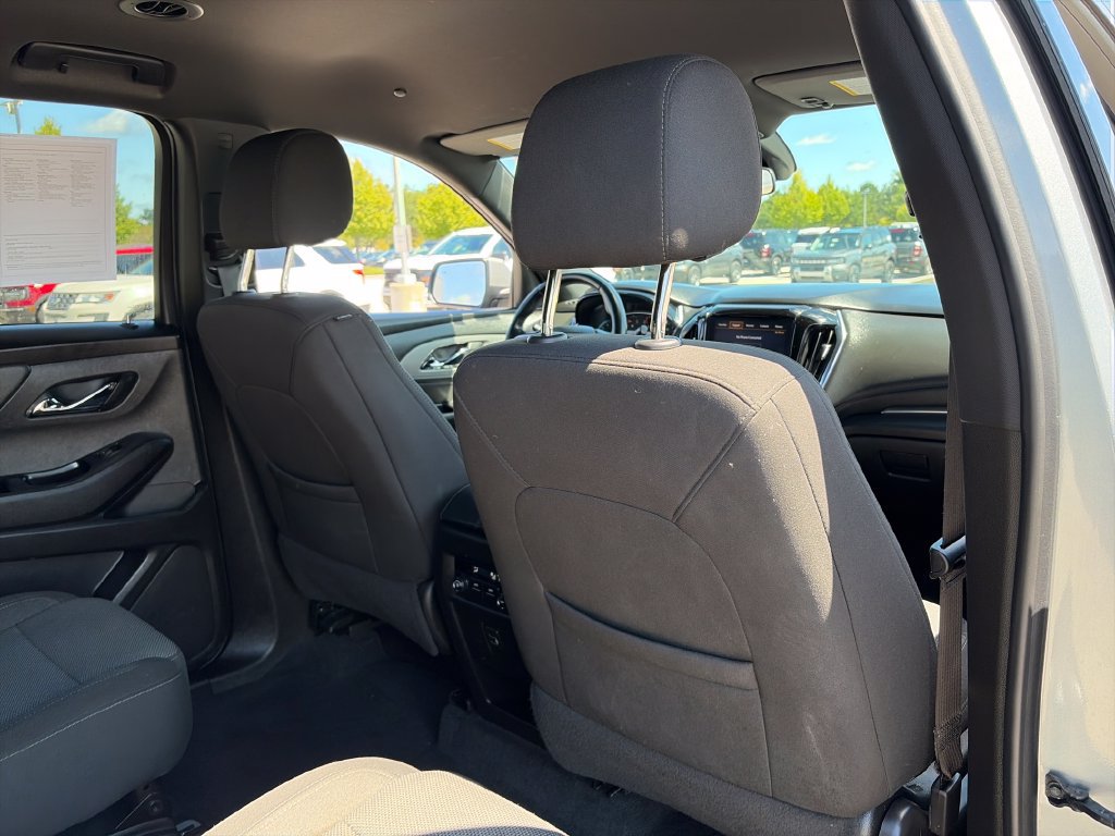 Used 2023 Chevrolet Traverse LT FWD image 30