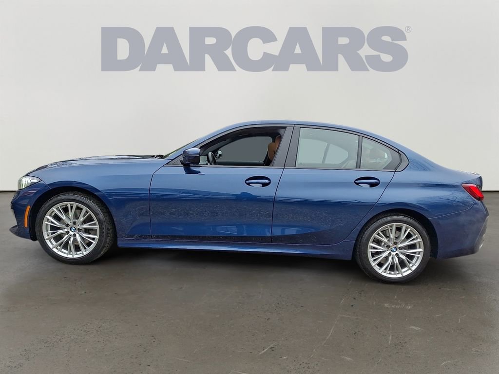 Used 2023 BMW 330i xDrive Sedan w/ Premium Package image 4