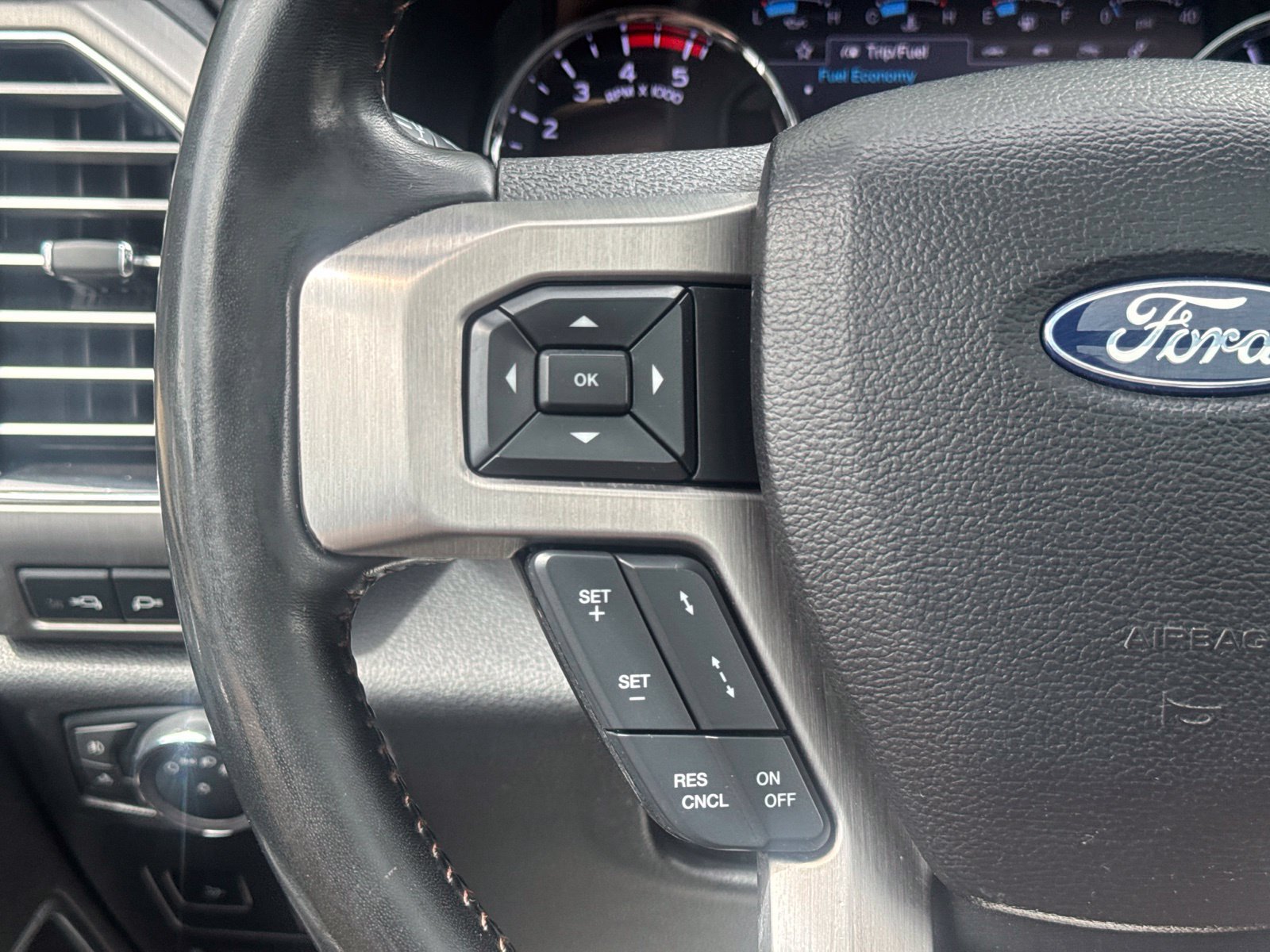 Used 2019 Ford F350 Platinum w/ Platinum Ultimate Package AWD/4WD image 26