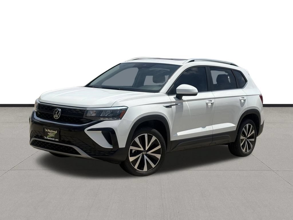 Used 2024 Volkswagen Taos SE FWD image 2