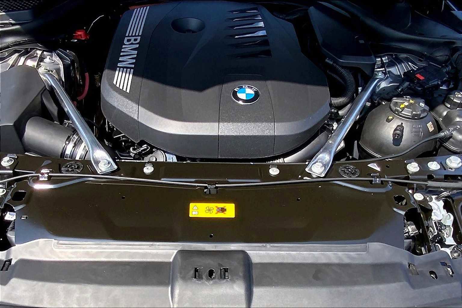 New 2026 BMW 550e xDrive w/ Executive Package image 16