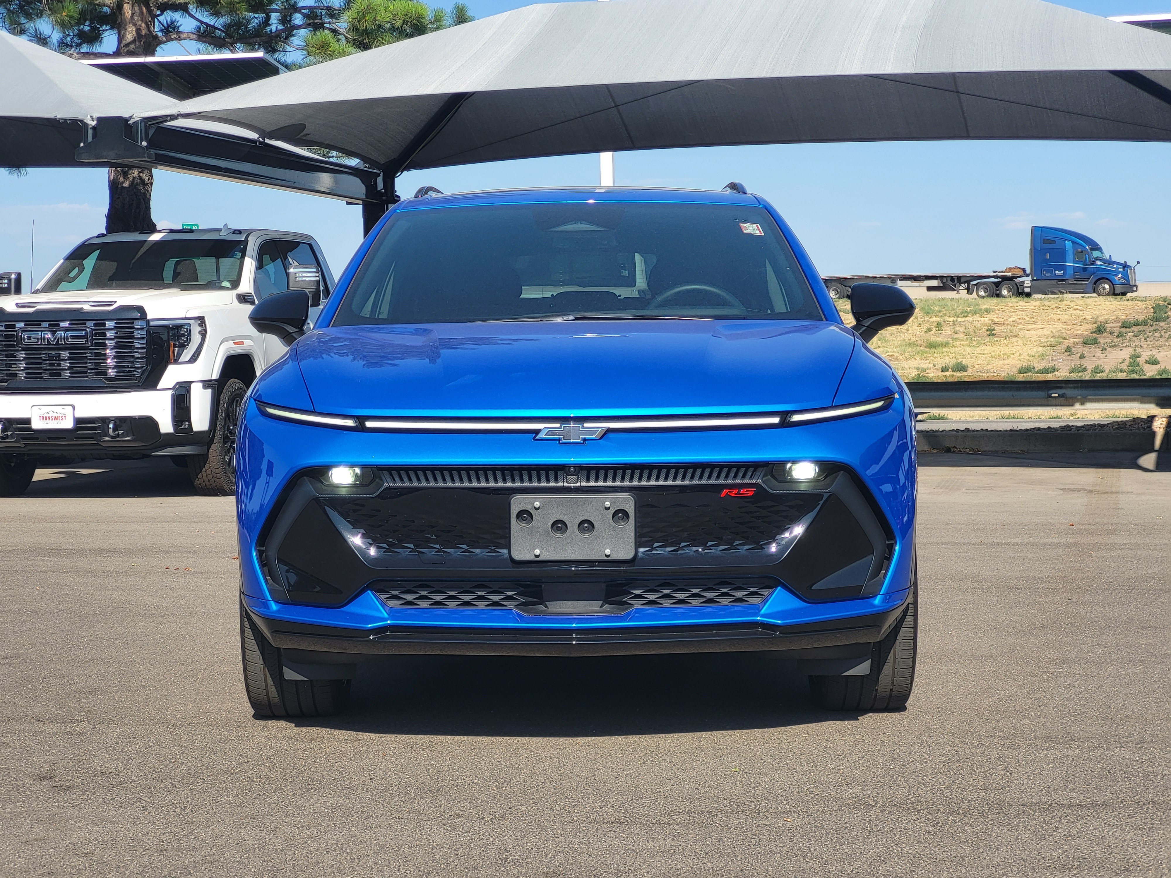 Used 2025 Chevrolet Equinox EV RS AWD/4WD image 2
