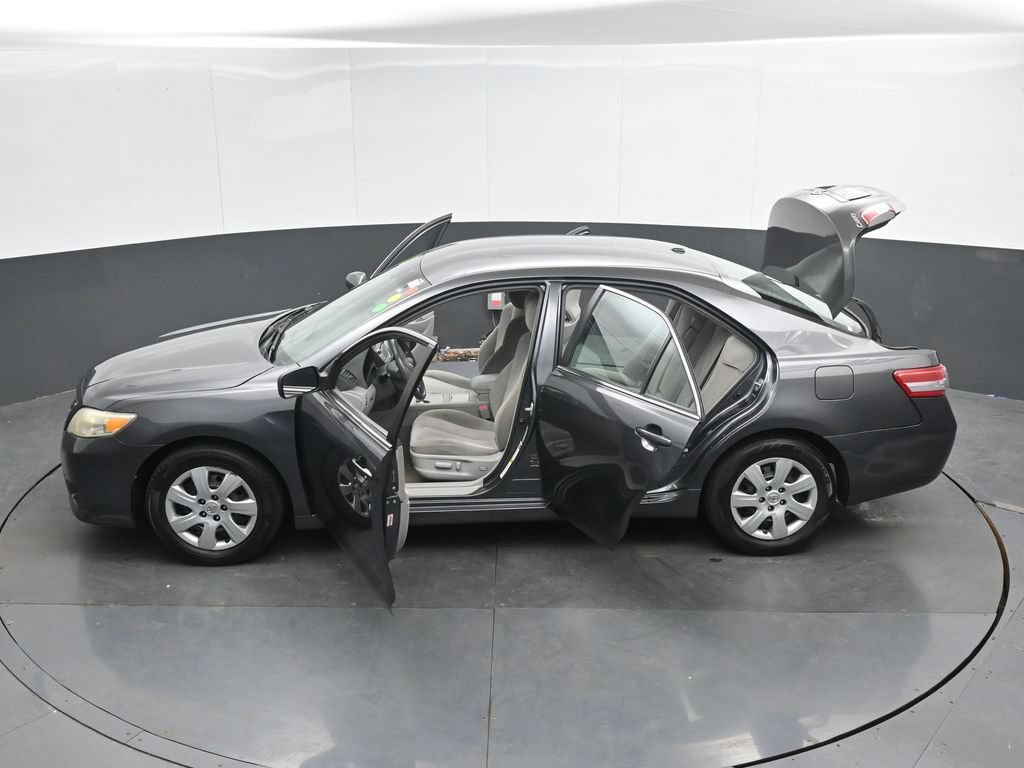 Used 2010 Toyota Camry LE FWD image 45