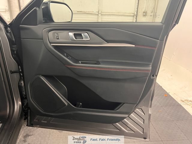 Used 2025 Ford Explorer ST-Line w/ Premium Package RWD image 38