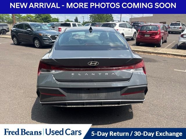 Used 2024 Hyundai Elantra SEL FWD image 8