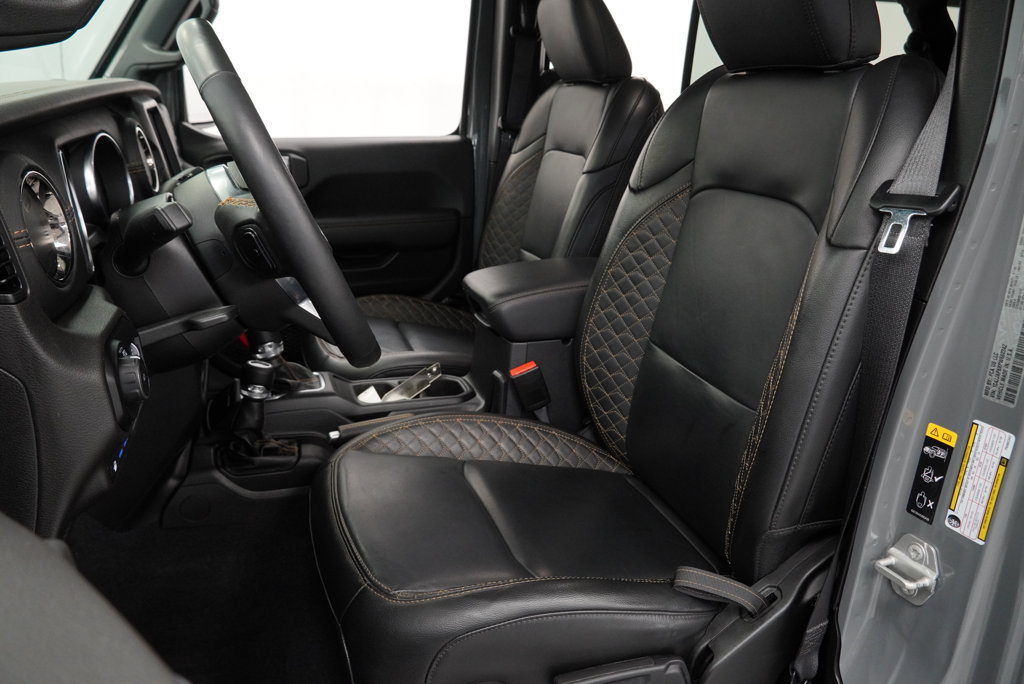 Used 2023 Jeep Wrangler Unlimited Sahara AWD/4WD image 4