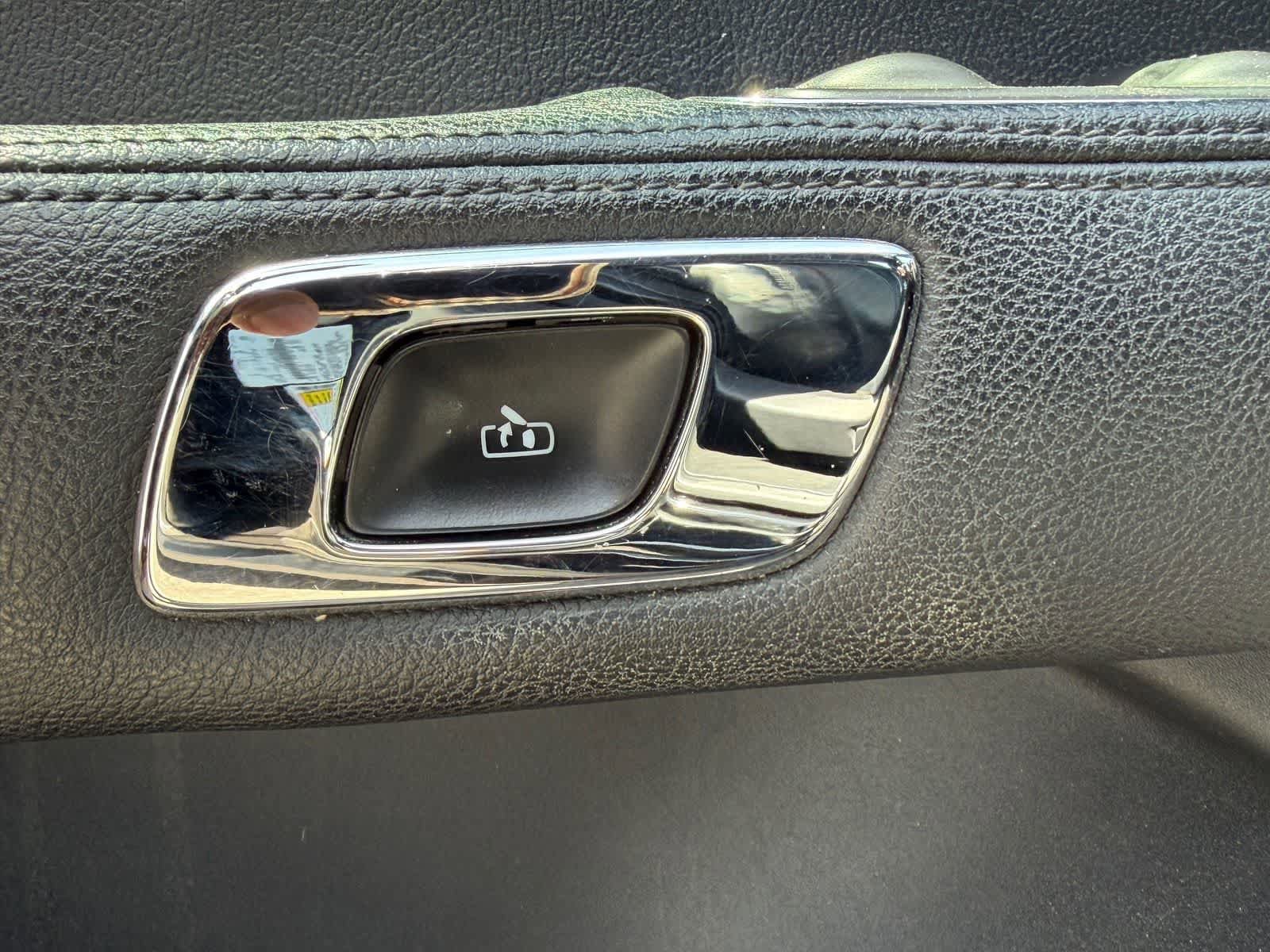 Used 2017 Lincoln Continental Premiere FWD image 11
