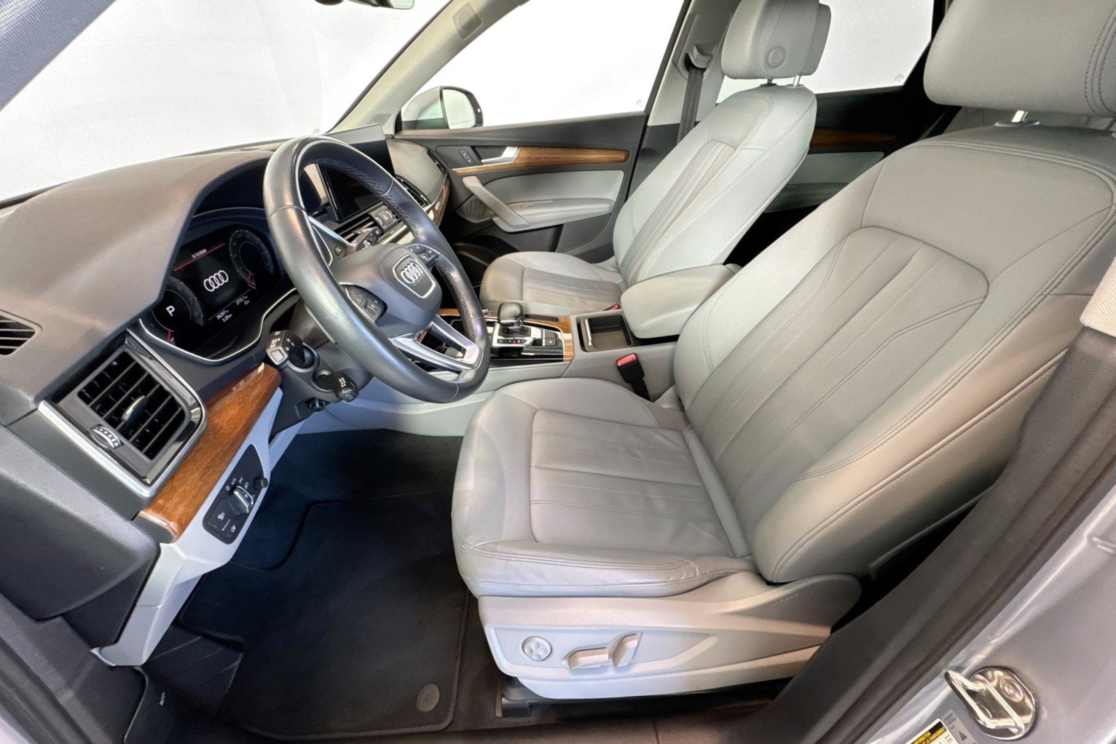 Used 2022 Audi Q5 2.0T Premium Plus w/ Premium Plus Package AWD/4WD image 19