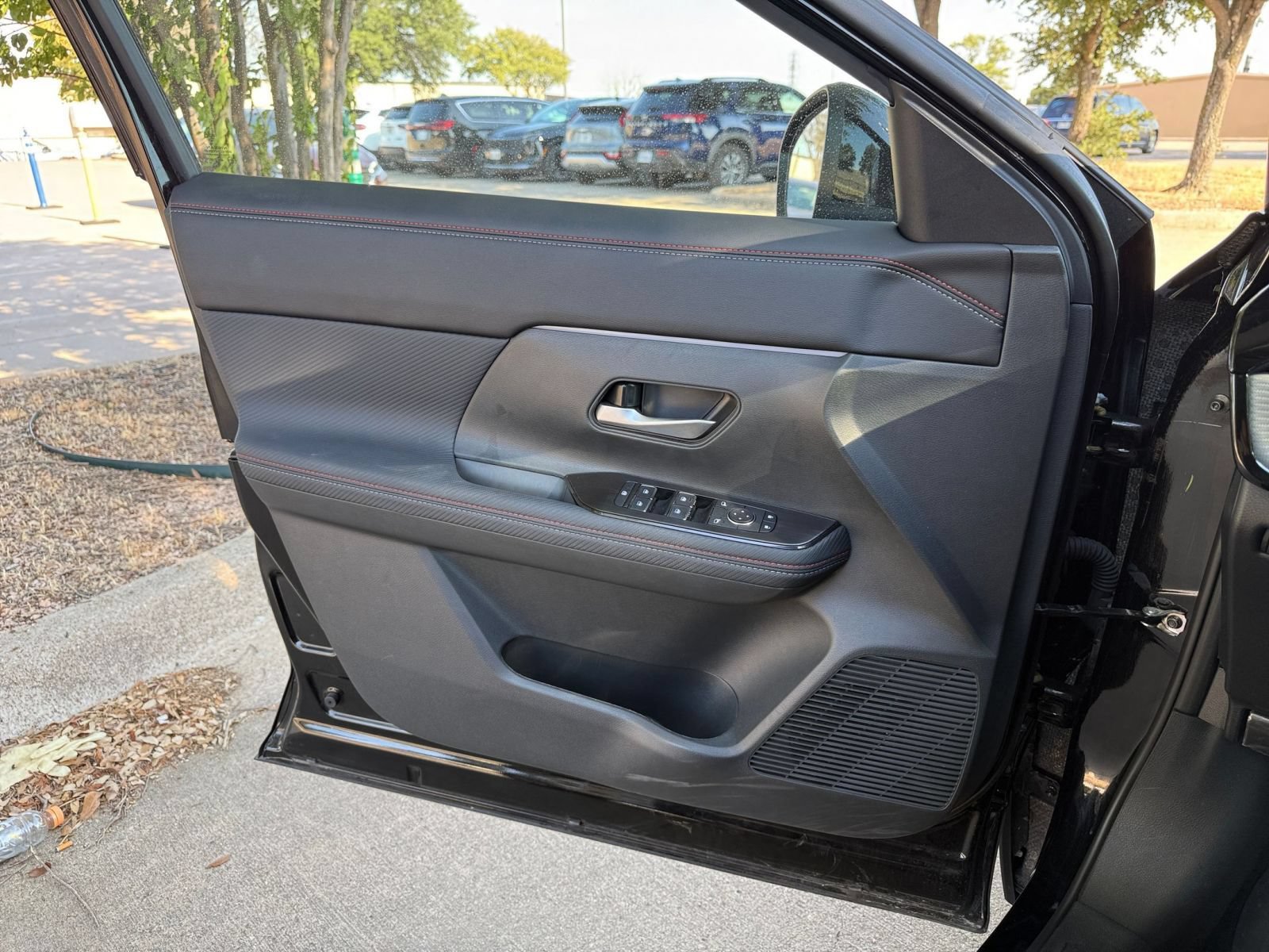 Used 2026 Nissan Kicks SR AWD/4WD image 18