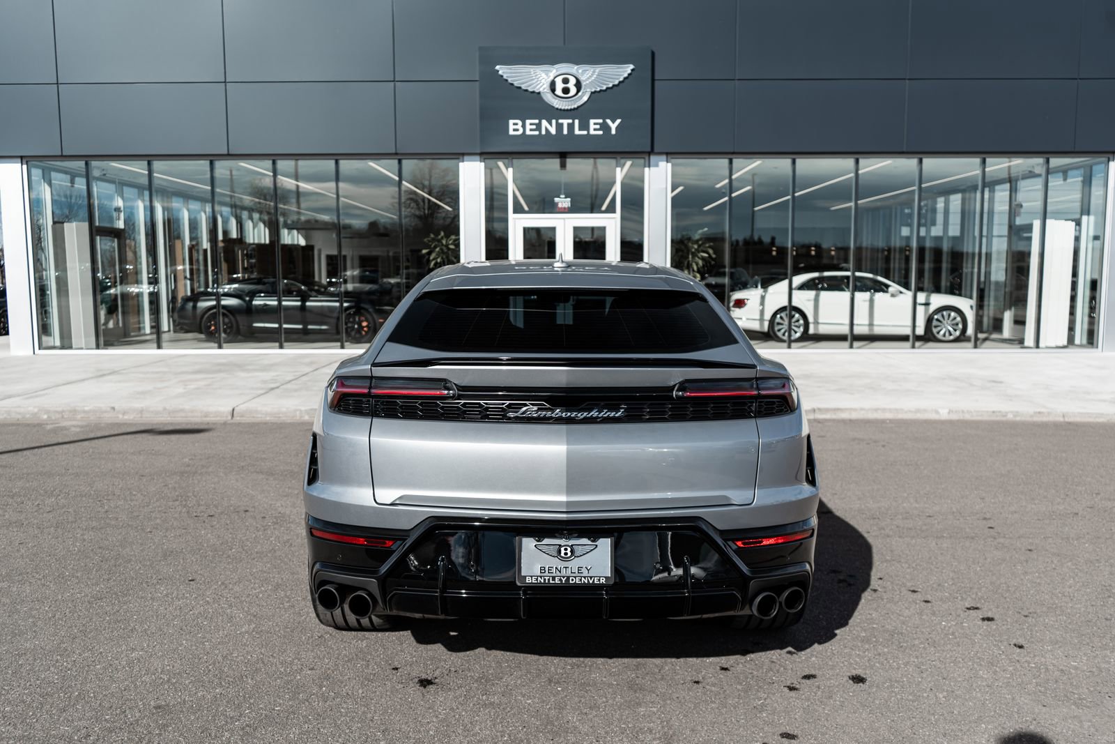 Used 2025 Lamborghini Urus SE AWD/4WD image 11