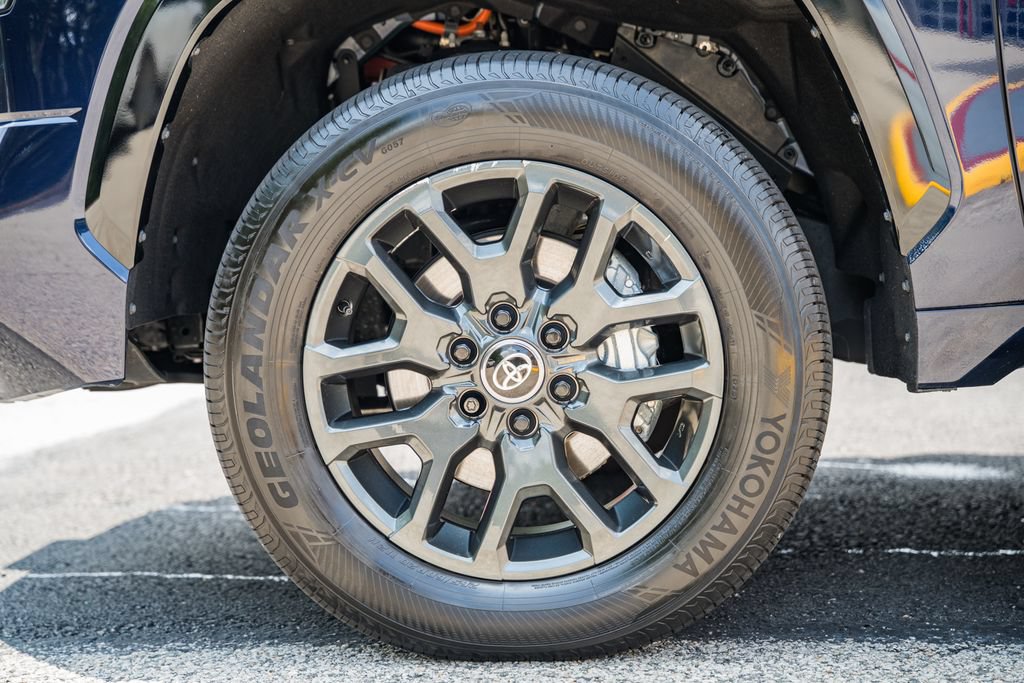 Used 2025 Toyota Tundra Platinum AWD/4WD image 21