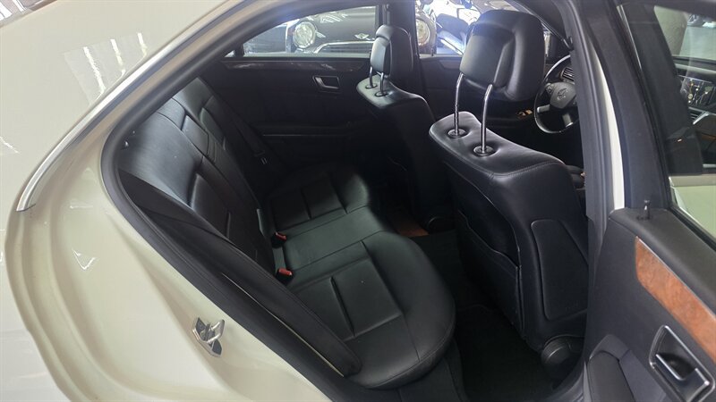 Used 2012 Mercedes-Benz E 350 4MATIC Sedan image 23