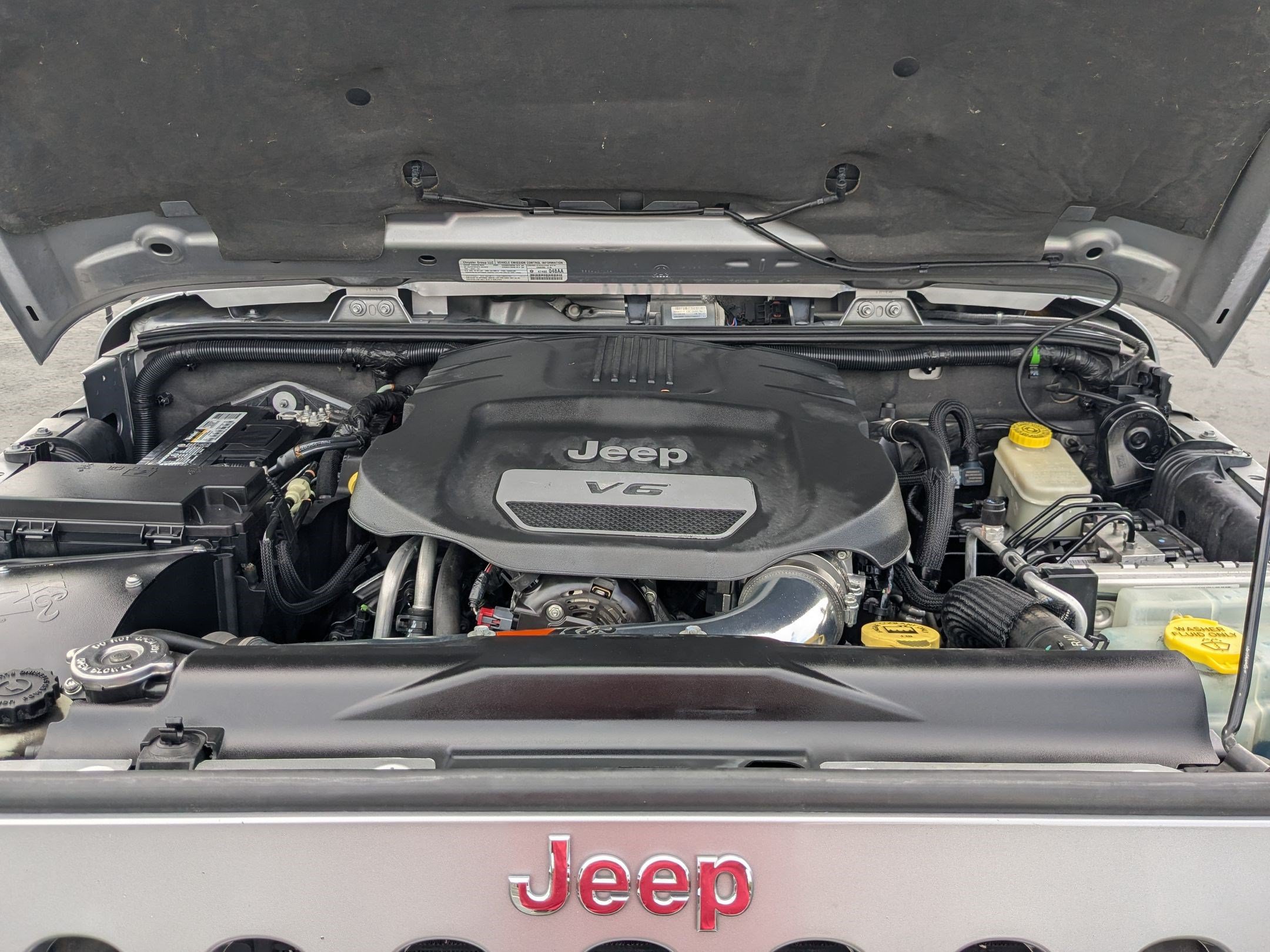 Used 2014 Jeep Wrangler Unlimited Sahara w/ Max Tow Package AWD/4WD image 38