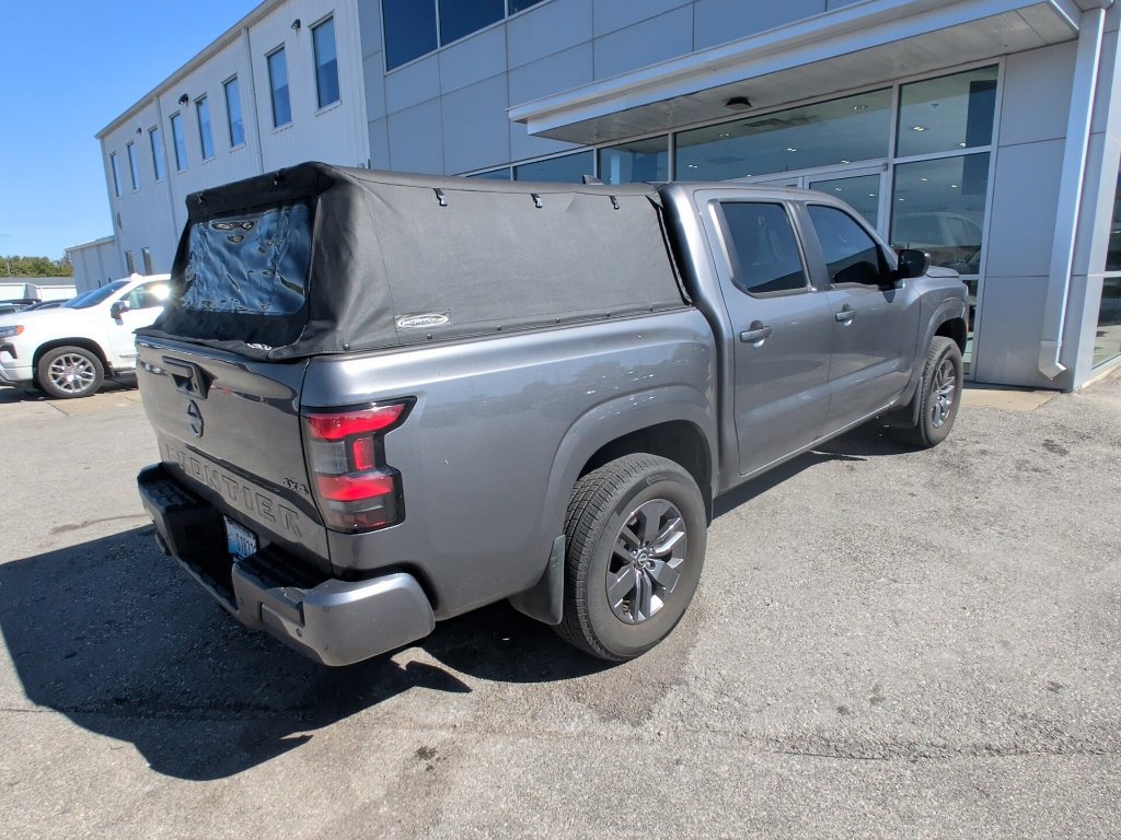 Used 2025 Nissan Frontier SV w/ Tow Package AWD/4WD image 3