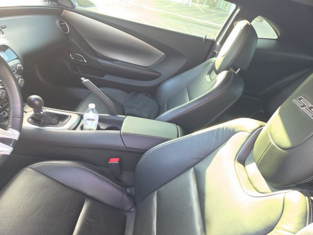 Used 2010 Chevrolet Camaro SS w/ RS Package RWD image 9