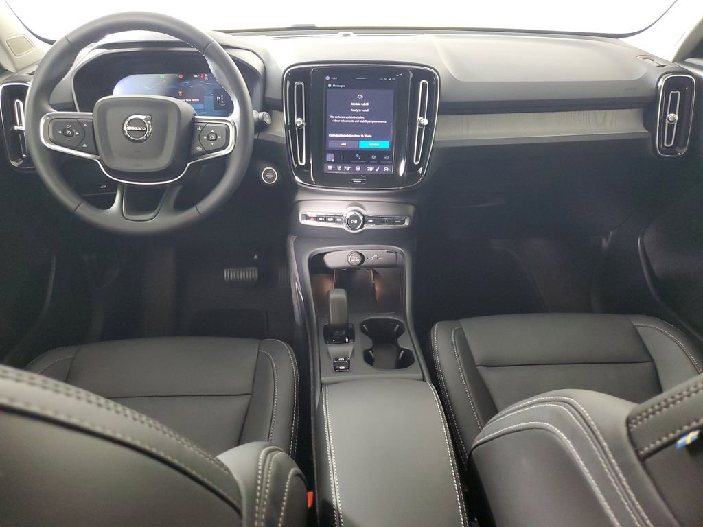 Certified 2026 Volvo XC40 B5 Core w/ Climate Package image 17