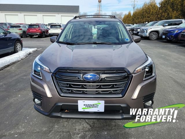 Used 2023 Subaru Forester Premium image 2