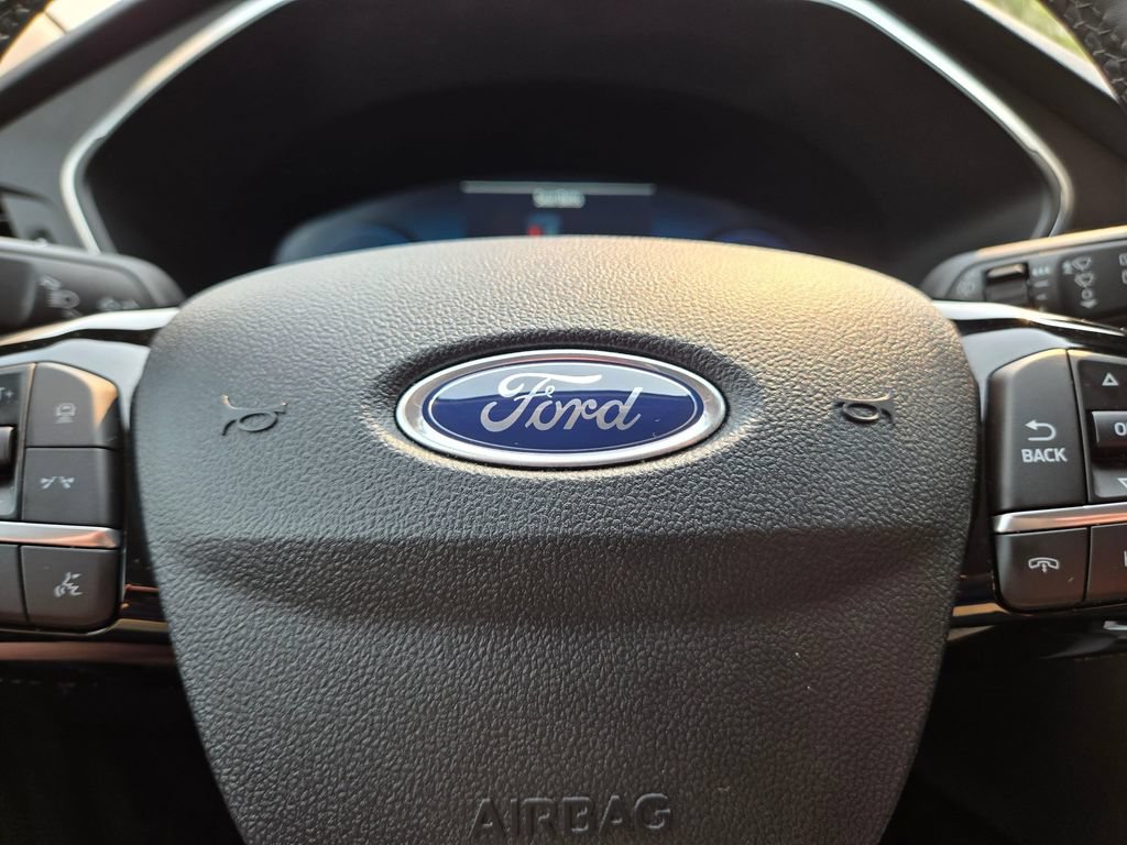 Used 2025 Ford Escape Platinum AWD/4WD image 22