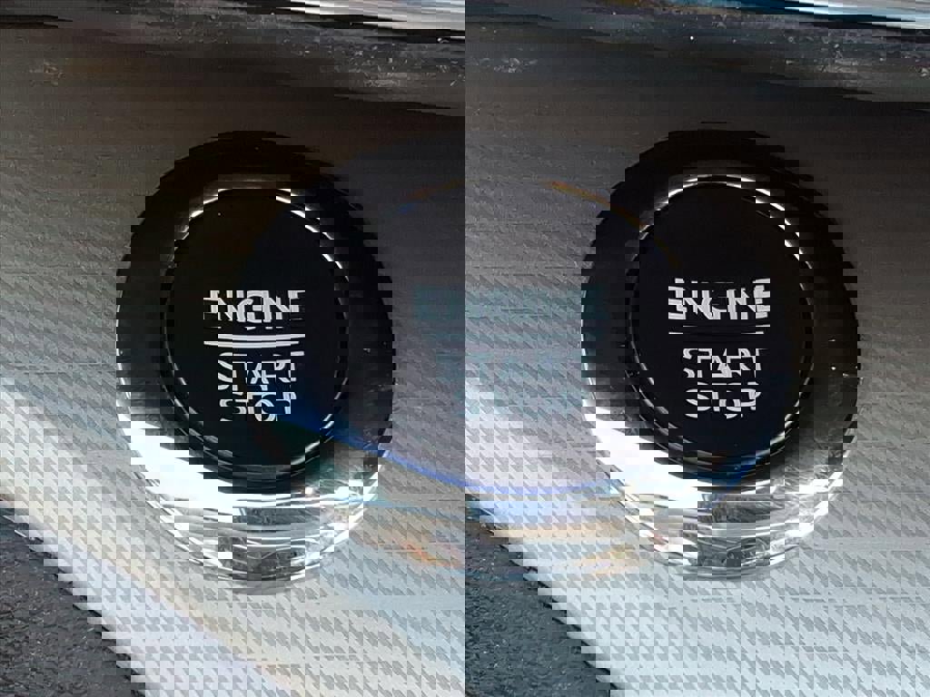 Certified 2022 Ford Explorer XLT w/ Equipment Group 202A image 22