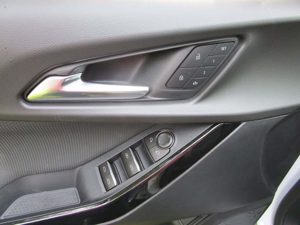New 2026 Chevrolet Equinox RS w/ Convenience Package III FWD image 25