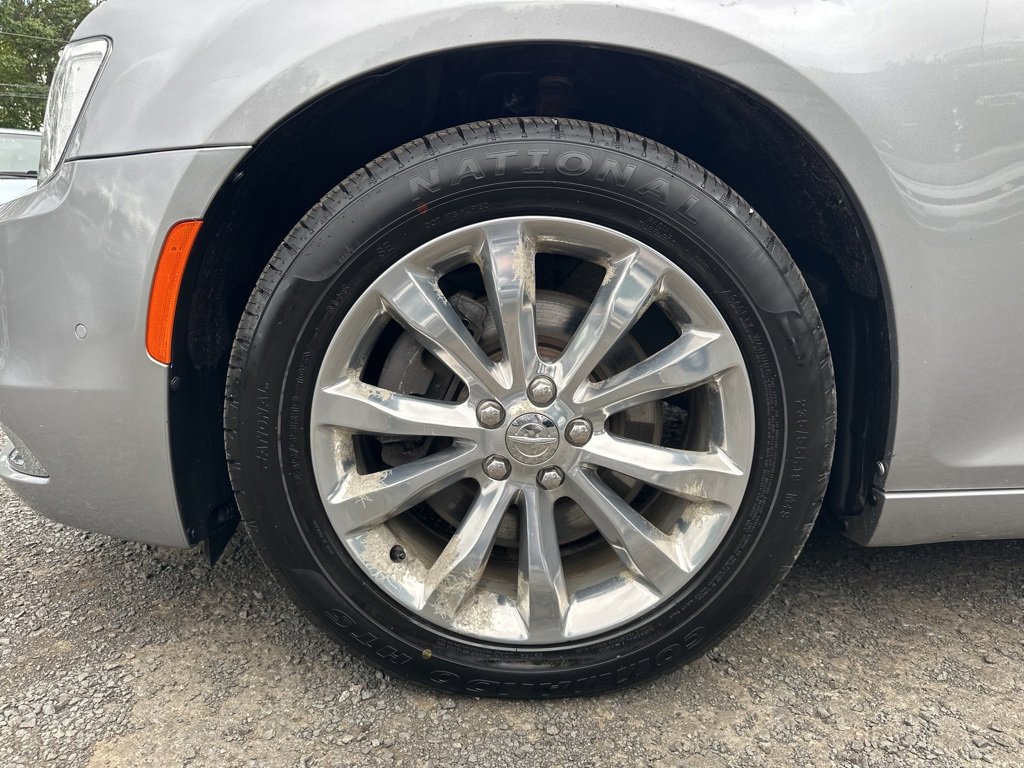 Used 2018 Chrysler 300 Limited w/ Safetytec Plus Group image 11