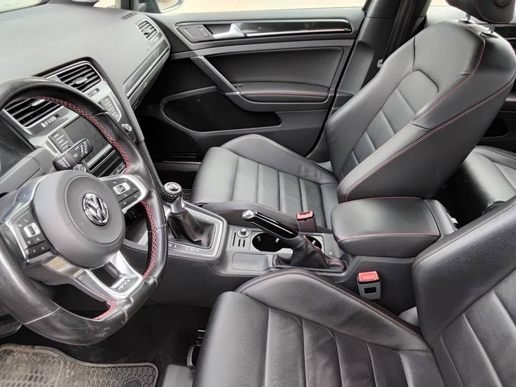 Used 2017 Volkswagen GTI SE FWD image 8