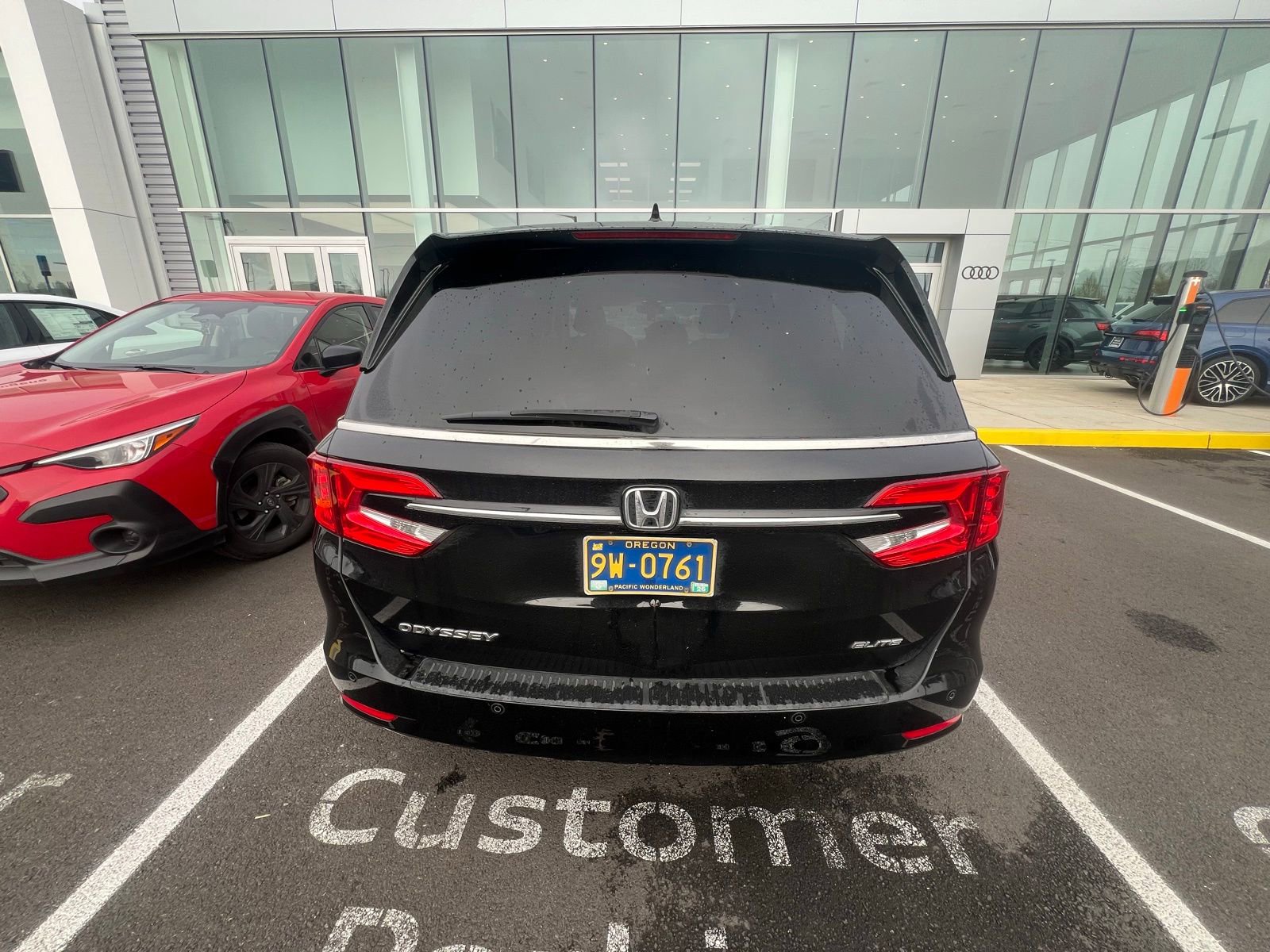 Used 2021 Honda Odyssey Elite image 4