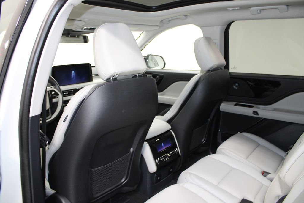 Used 2025 Lincoln Aviator Reserve w/ Illumination Package AWD/4WD image 26